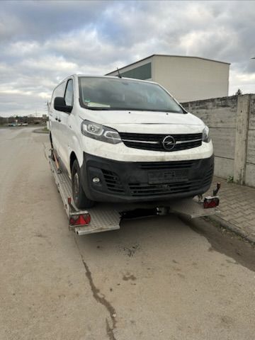 Opel Vivaro 2.0 diesel 120ps uszkodzony silnik