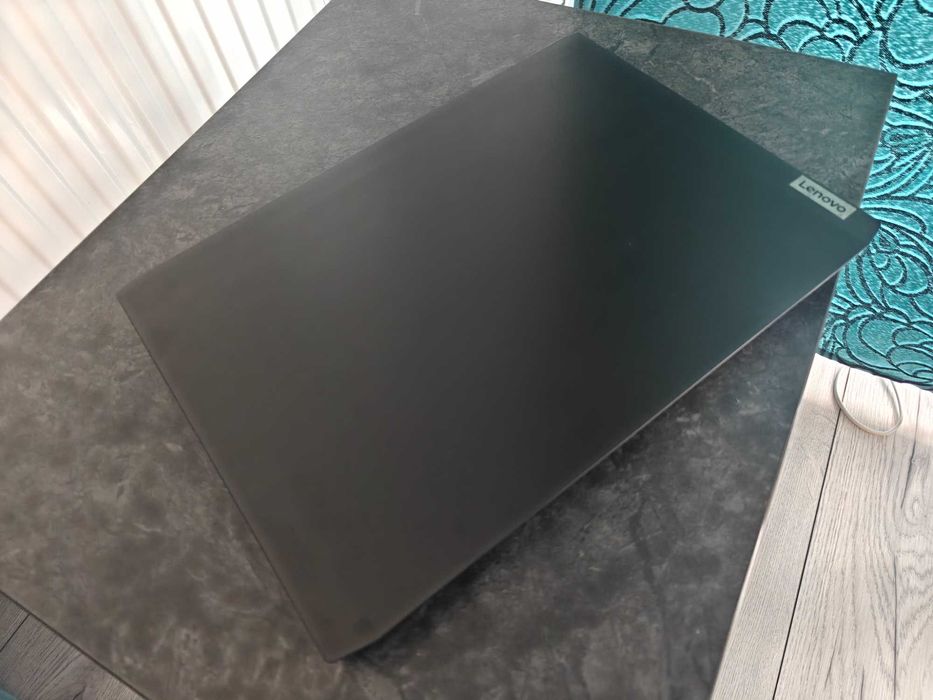 Lenovo IdeaPad Gaming 3 (15,6 cali, Intel i5, 16GB RAM, GTX1650 + Windows)