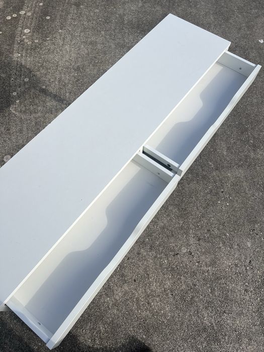 Consola ikea.