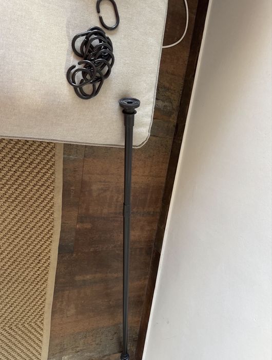 Varao preto para cortina WC com 12argolas