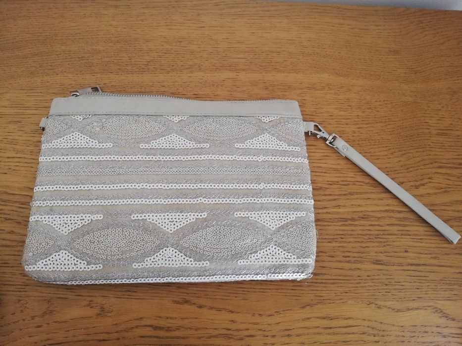 Mala de mão/ clutch 4,90€