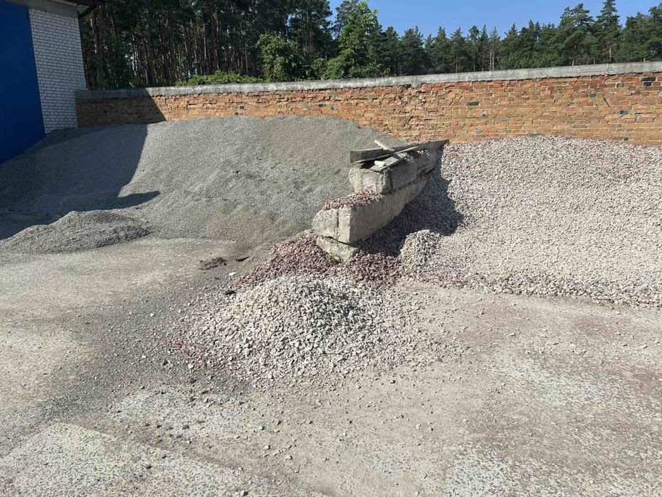 Щебінь Песок Чернозем Щебень Песок Торф в мішках та насипом 50кг-30тон