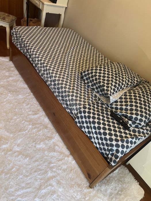 Cama dupla de solteiro