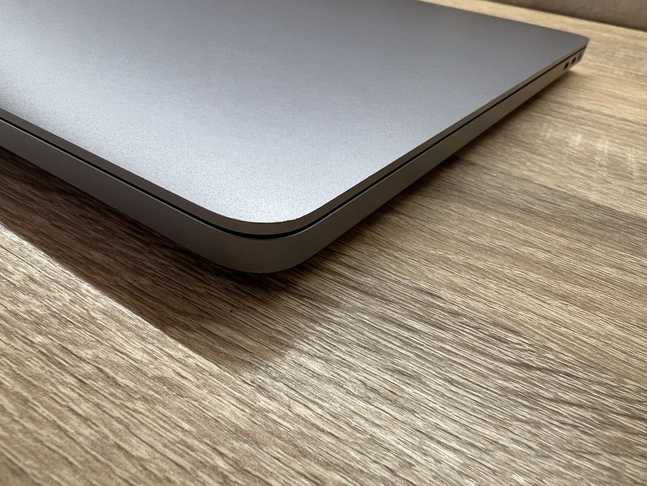 MacBook Pro 16' 2019 A2141 /i9 8-Core/32Gb RAM/512GB SSD/4GB GPU/ MDM - Уцінка