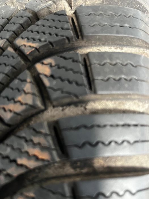 205/60/16 Goodyear UltraGrip9+