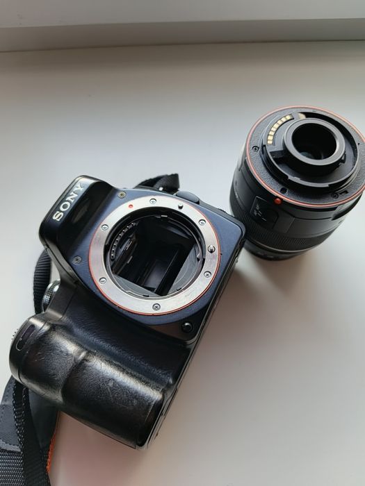 Дзеркальний фотоапарат Sony a100