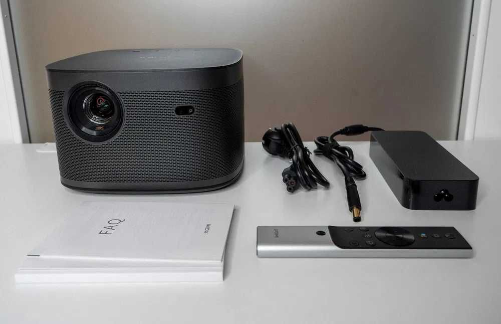 Tela eletrica ALR de 110 polegadas + Projetor Xgimi pro 4k