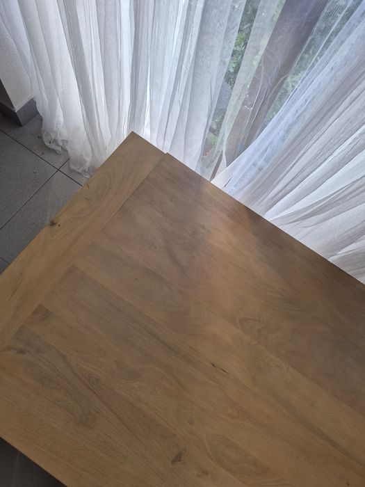 Mesa de Centro em Madeira Maciça – Excelente Estado