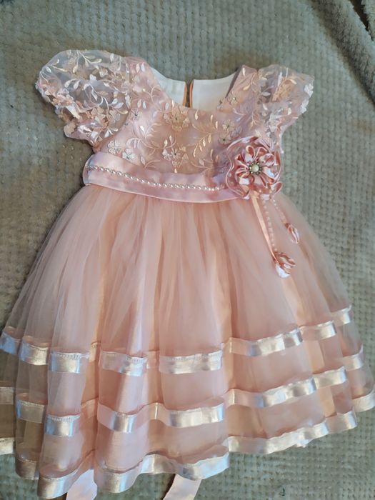 Продам дитячу сукню на дівчинку
