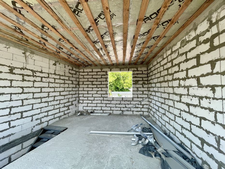 Продам ангар 180 м2. + офис 70 м2., (общая 250 м2.) ул. Белецкого, 38