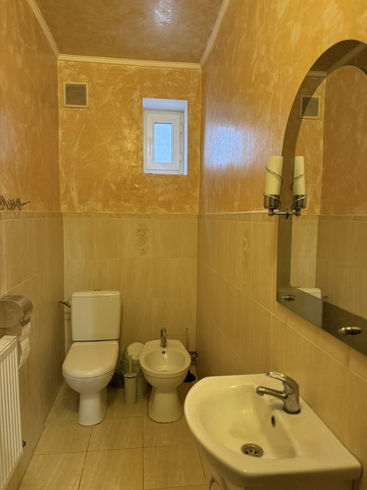 Оренда всього  будинку або половину  будинку