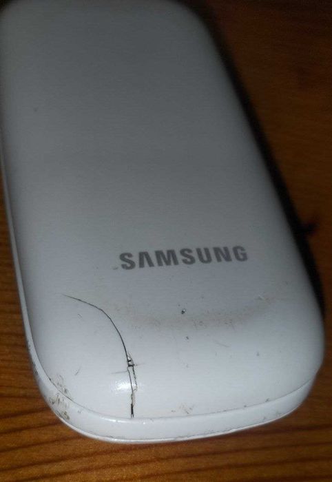 Кнопочний телефон Samsung GT-E1272 (2 SIM)