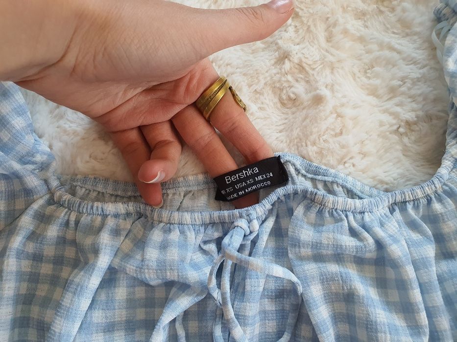 Bluzka w kartkę letnia bershka