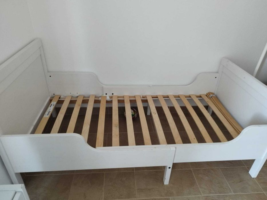 Cama de criança em ótimo estado