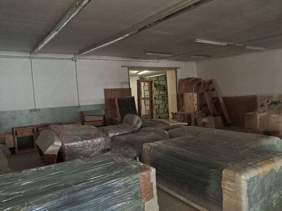 Продаж  виробничої  окремо стоячої будівлі в м.Боярка. Закрита територія 15сот.