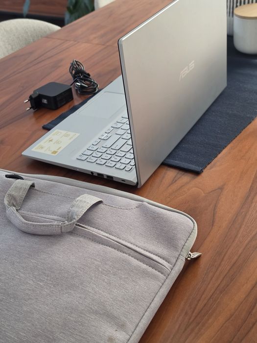 Asus VivoBook i7 MX330, HP EliteBook i7 x360 G8 1030 c/NOVO. Troca/Retoma. Carregador original.