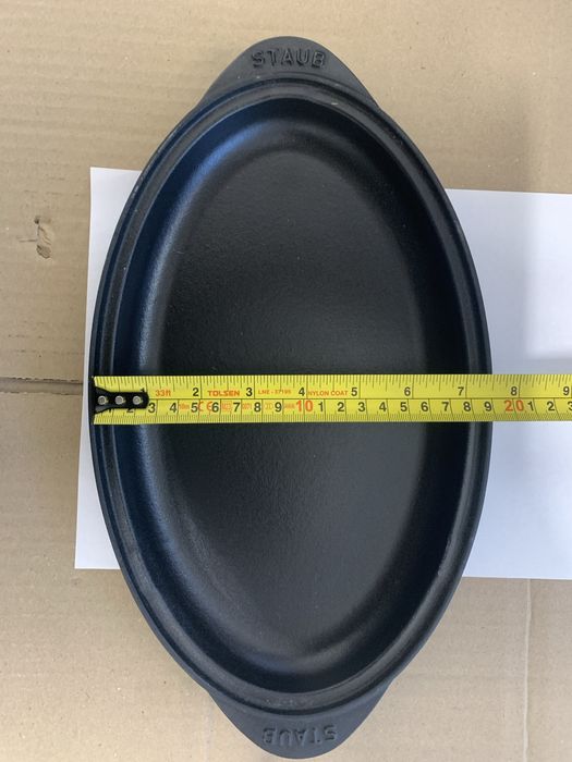 чорна сервірувальна тарілка 31*19 см з кришкою овальна Matte Black STAUB