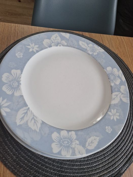 Prześliczne 3 duże talerze
