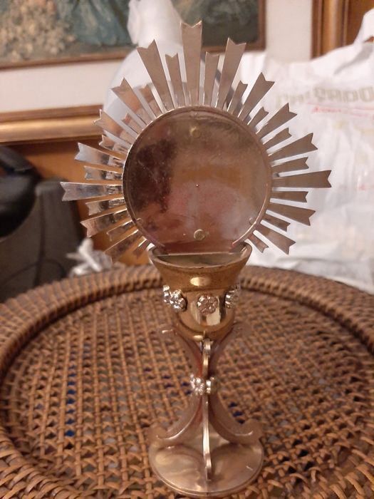 Relicário Vintage em fino latão dourado