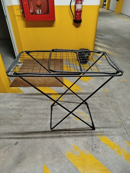 Vendo 2 Estendais de roupa continente