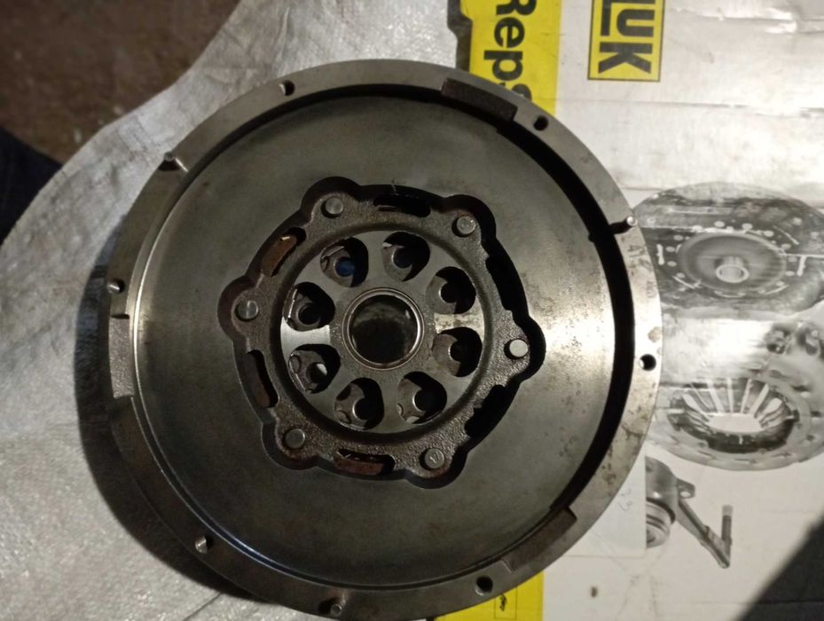 Маховик к двигателю FORD 2,4TDI 2001г.