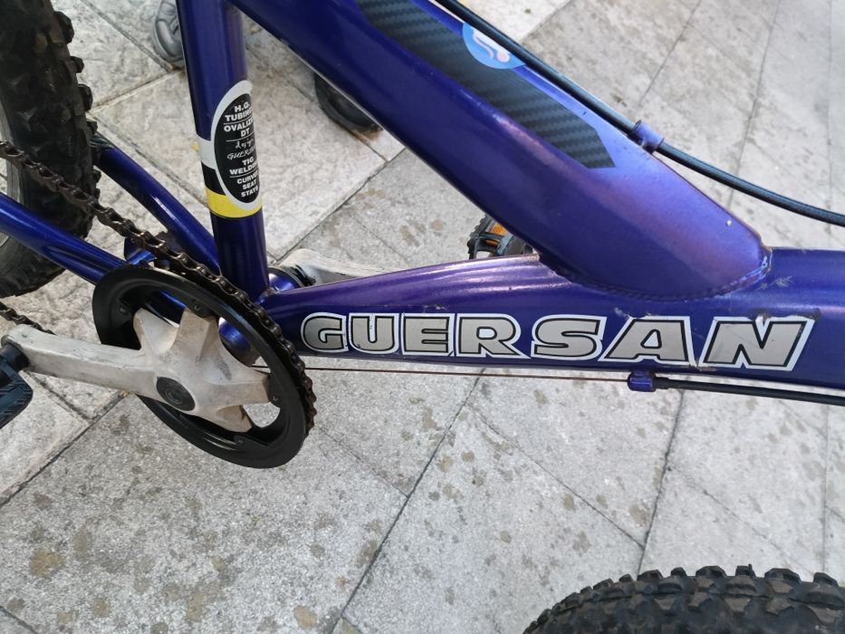50€  bicicleta roda 20 com mudanças e suspensão pegar e andar