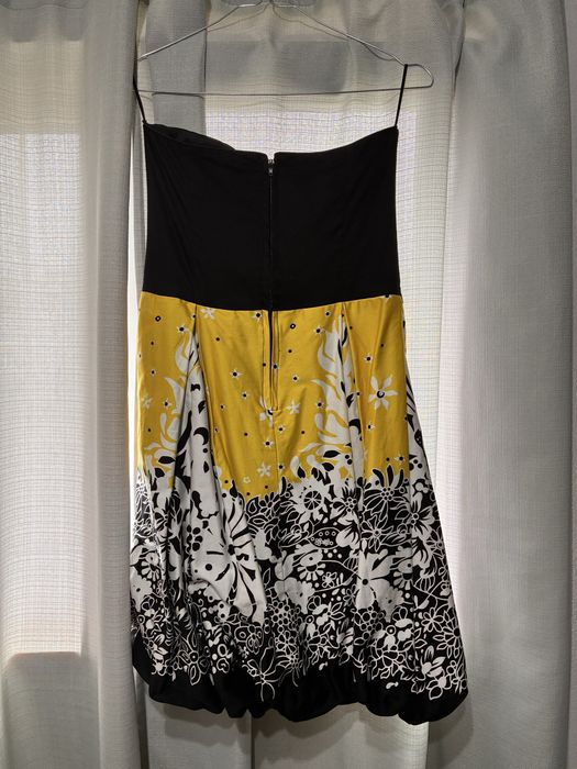 Vestido cai-cai efeito balão em baixo