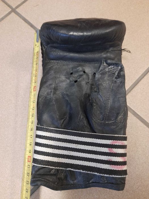 Rękawica bokserska treningowa skórzana lekka - tanio!