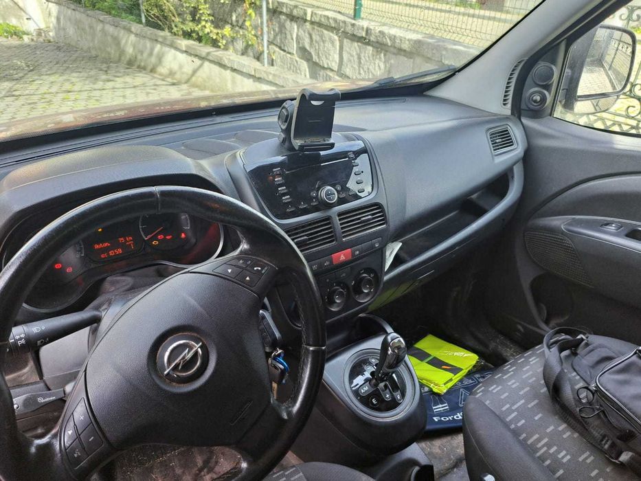 Opel Combo D L1H1 – 1.6 CDTI Automática (SEM DOCUMENTOS)