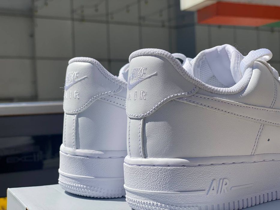 Оригінальні кросівки Nike Air Force 1 Low 07 White CW2288‑111 нові