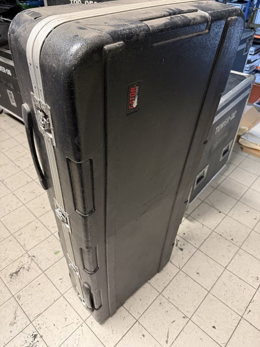 Flight Case Gator Grande para Guitarra / Instrumentos / Equipamento AV