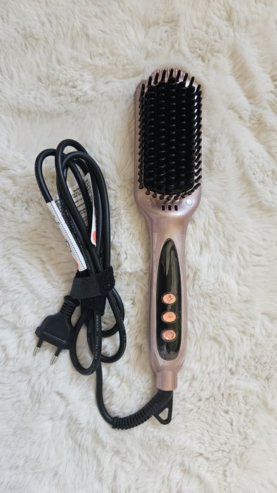 Nowa szczotka prostująca do włosów marki Landot.