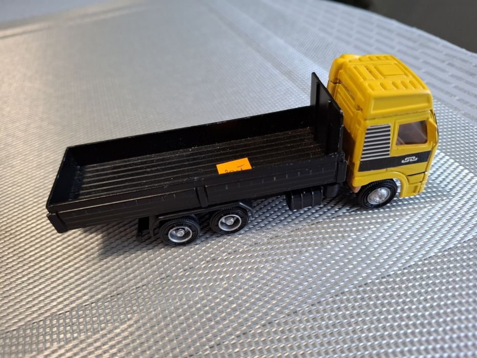 Model samochodu skala 1:59