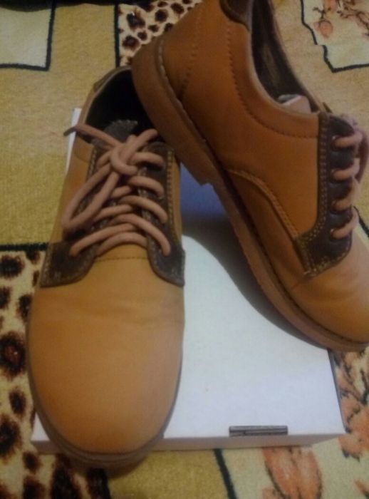 Продам замшевые туфли