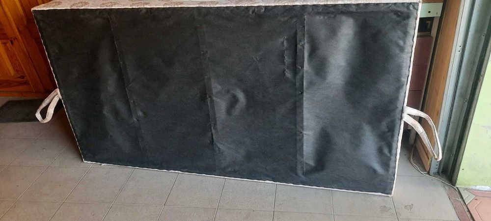 Продам матрас в добро у стані