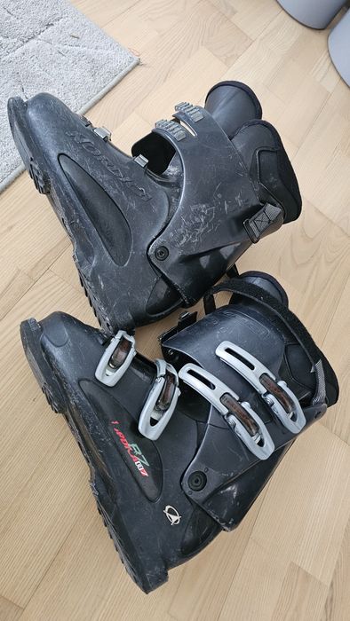 Buty narty spodnie narciarskie