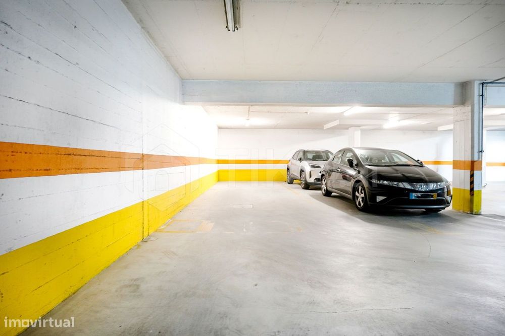 T3 Com 139 M², 2 Lugares De Garagem E Arrecadação | Telheiras, Lisboa