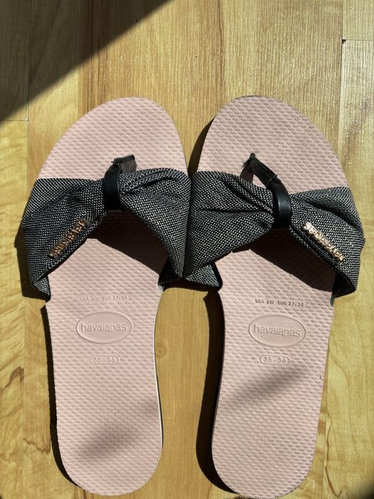 Havaianas rosa e preto