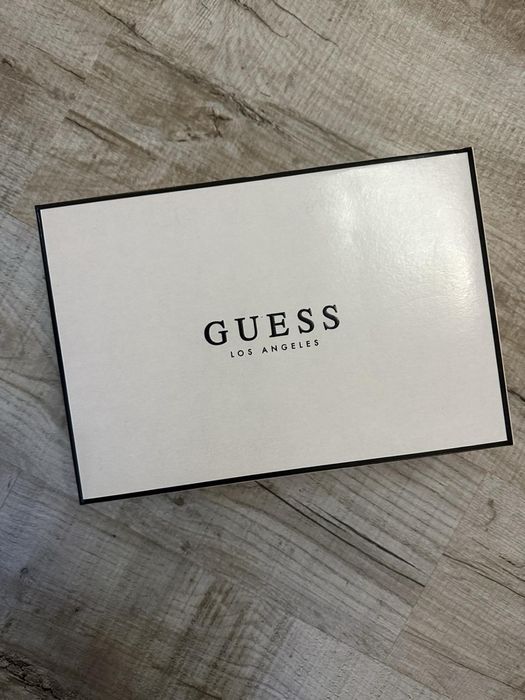 Кросівки Guess оригінал 38.5 розмір