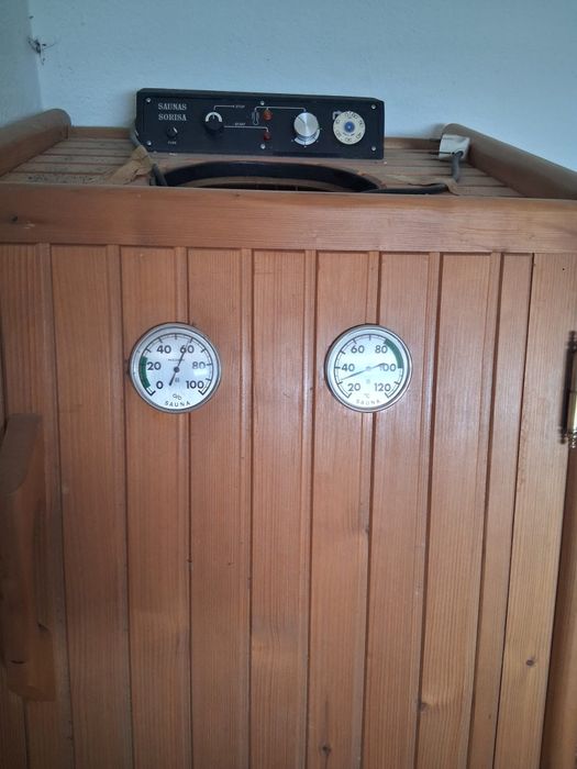 Cabine de Sauna Individual em Pinho Maciço