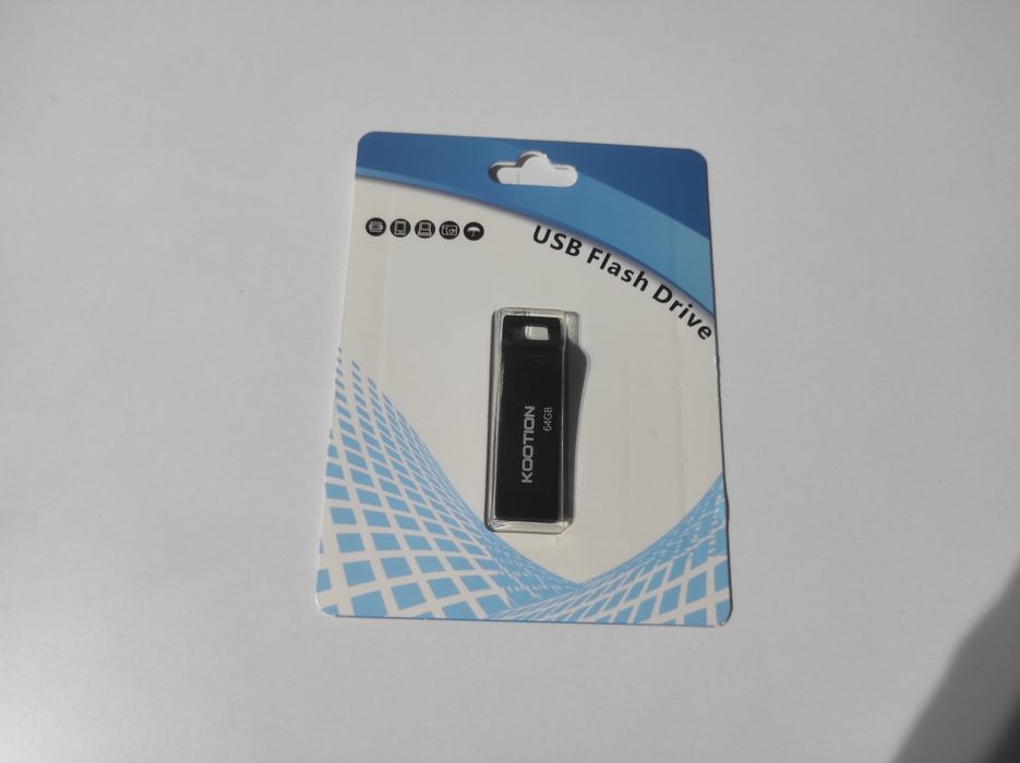 Pendrive 64 GB  – mały, szybki i nigdy nie zapomina