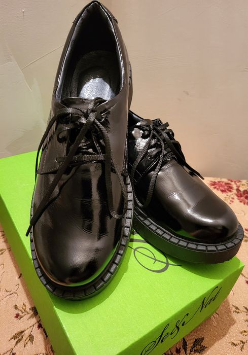 Продам Полуботинки женские.