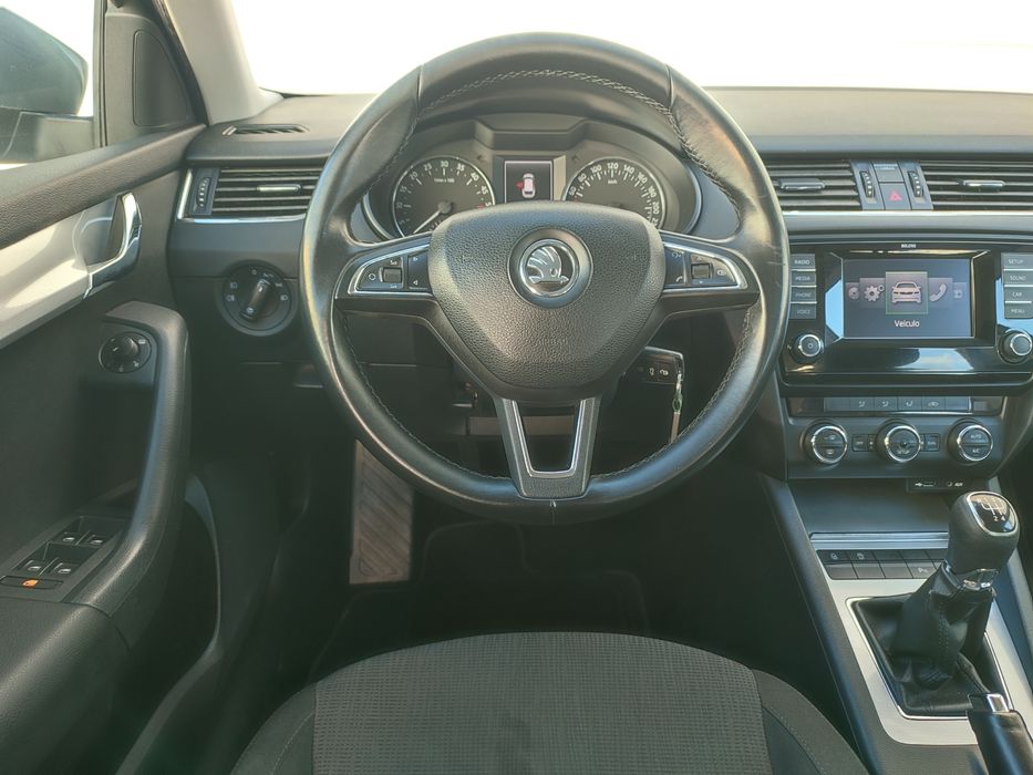 Skoda Octavia Break TDI versão Sport