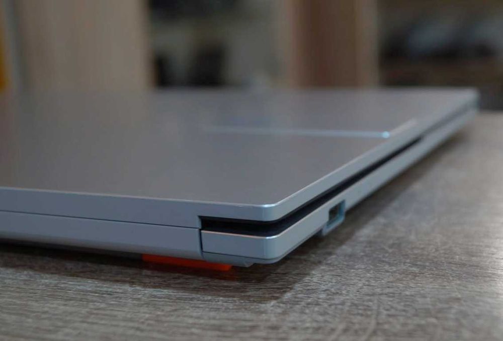 ГАРАНТІЯ Asus (FullHD IPS/Ryzen 3 7320U/RAM 8гб LPDDR5/SSD 512гб)TVOYO