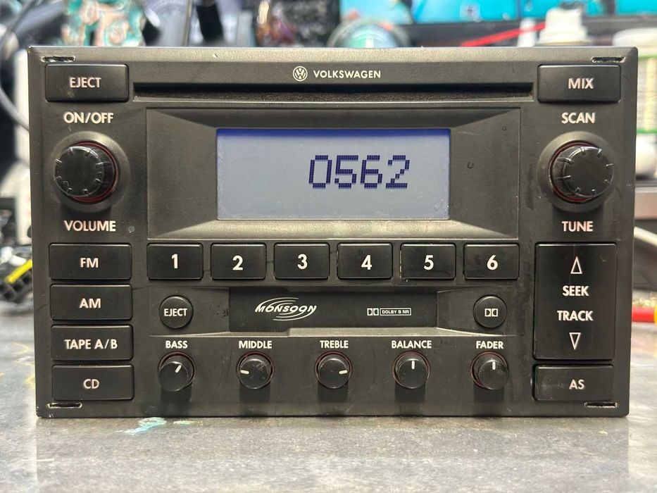 Fabryczne Radio Monsoon Premium6 CDPlayer Passat B5 Jetta Golf GTI Usa