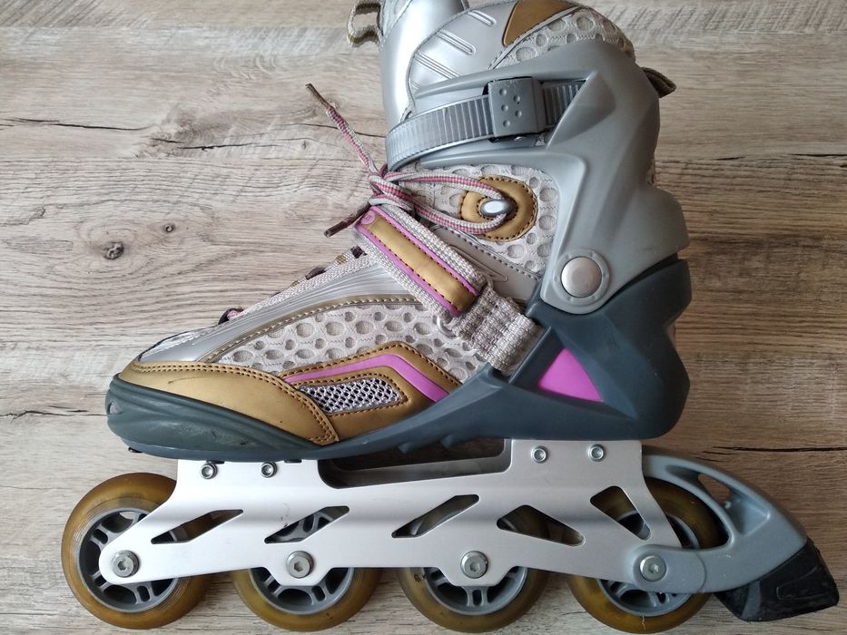 Роликовые коньки