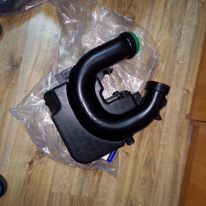 Hyundai Elantra Ad 16- резонатор корпус повітряного фільтра