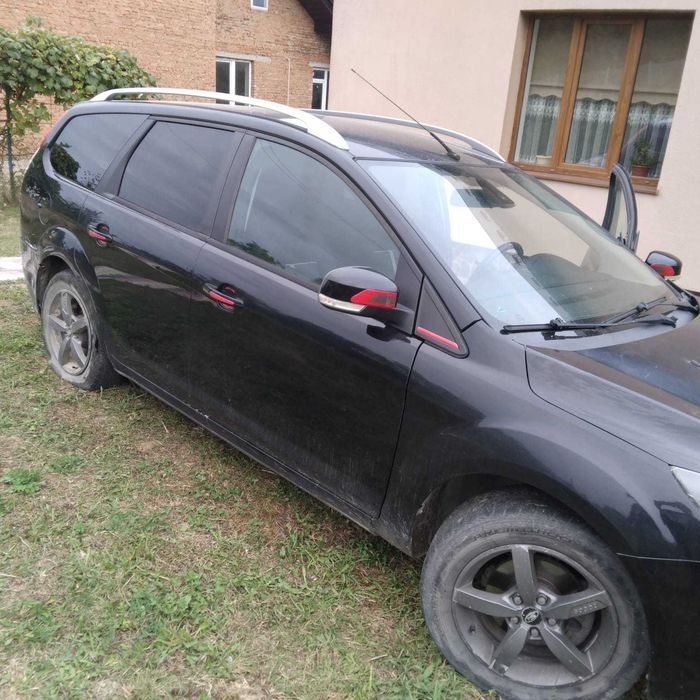 продам Форд Фокус 2 2010 р.в. під ремонт, пошкоджена задня частина