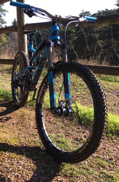 YT Capra CF Pro 27,5 Carbono