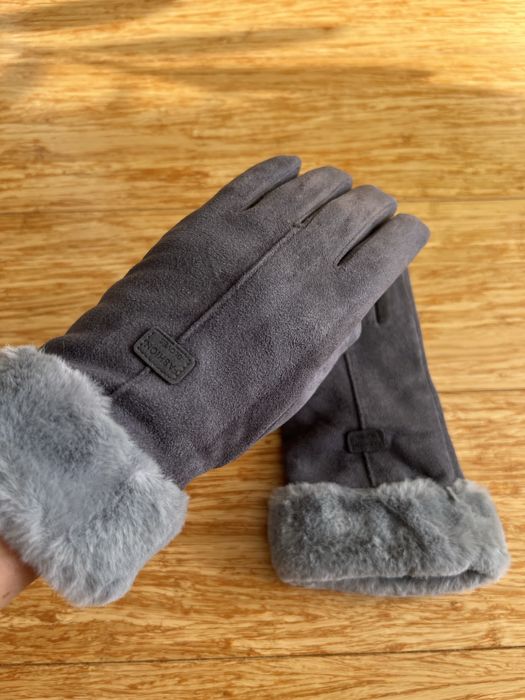 NOWE szare rekawiczki z futerkiem